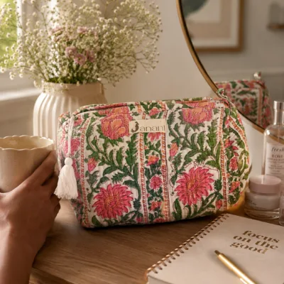 Blooming Dahlia Wash bag