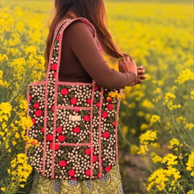 Strawberry Meadow Zipper Tote