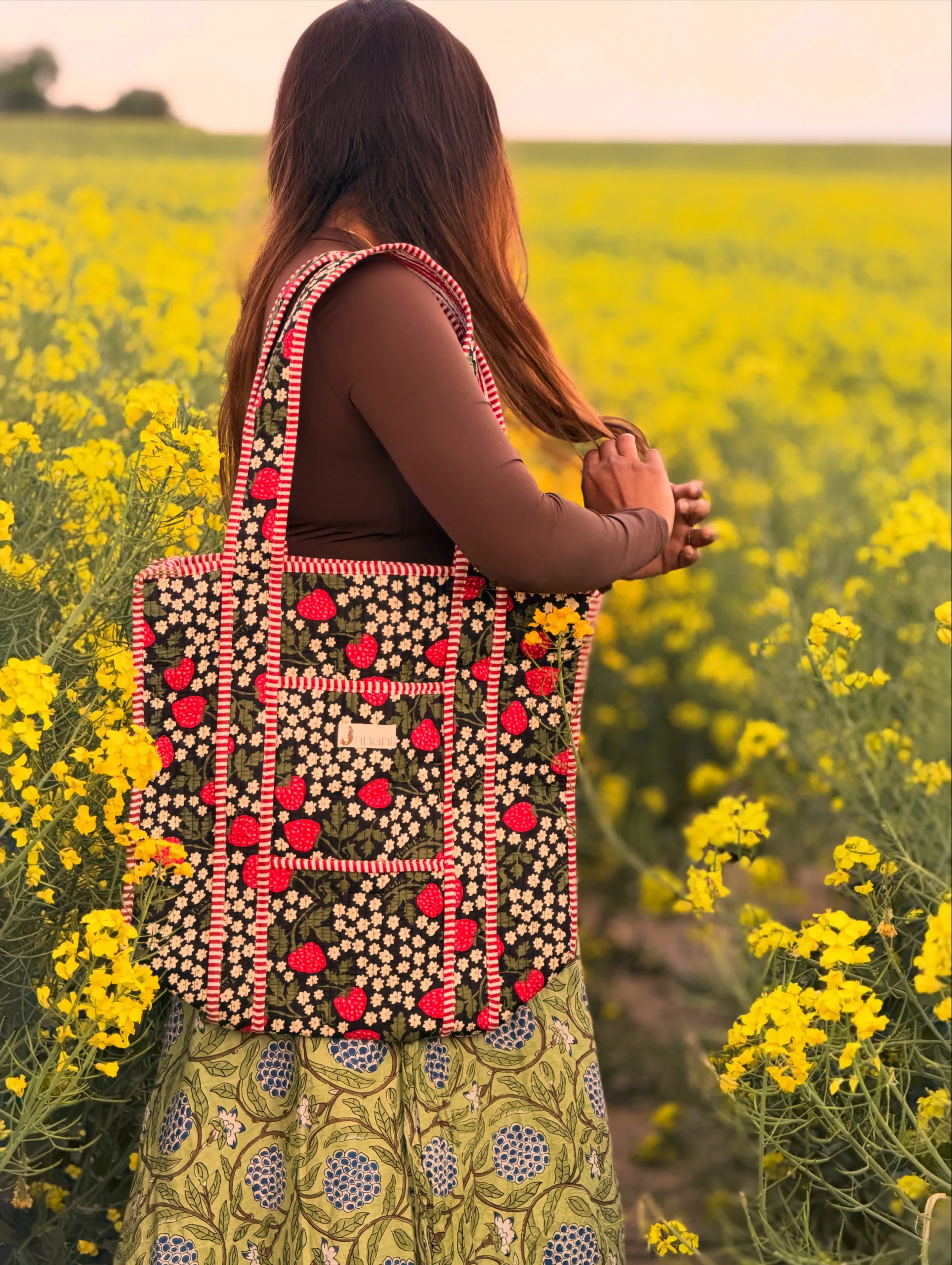 Strawberry Meadow Zipper Tote