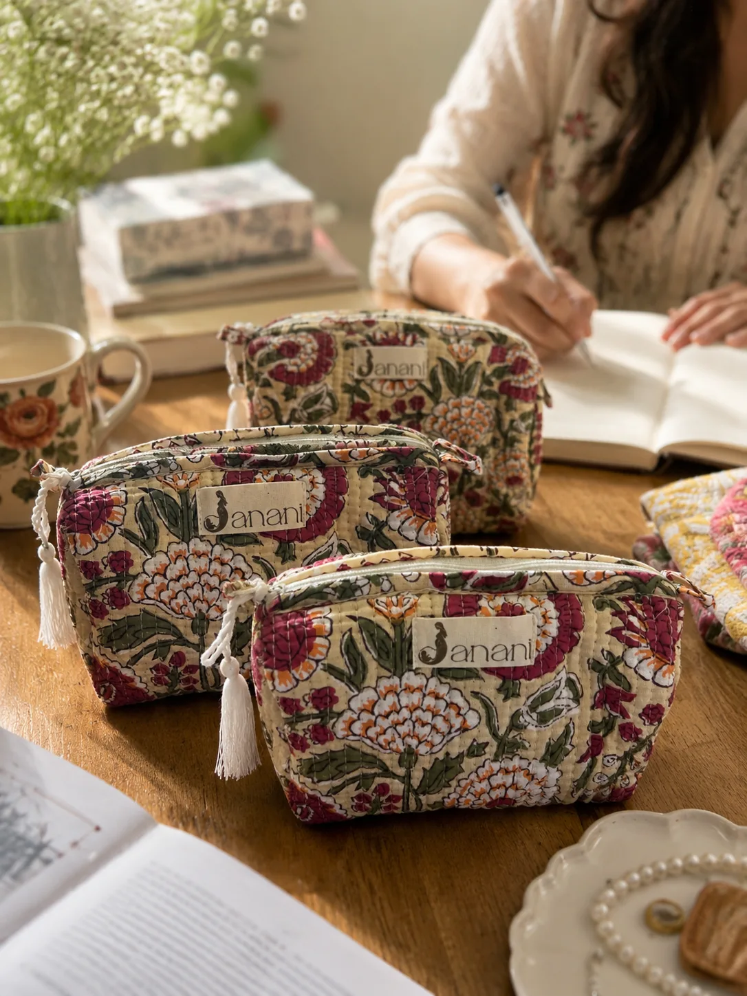 Vintage Floral Toiletries